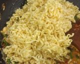 Foto langkah ke 5 dari resep Mie Goreng Simpel.