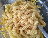 Une image de l'étape 2 de Gratin de pâtes aux poireaux.
