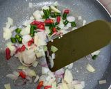 Foto langkah ke 3 dari resep Tumis jamur putih telor.