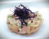 Foto del passaggio 8 della ricetta Linguine con sgombro al forno, crema di melanzana e buccia di melanzana fritta
