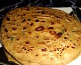 A picture of step 6 of بیسن کے مصحالے دار پراٹھے 😋.