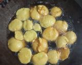 મરચાં અને બટાકા ના ભજીયા (Marcha Bataka Bhajiya Recipe In Gujarati) રેસીપી સ્ટેપ4ફોટો