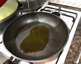 Foto del paso 5 de la receta: Judías verdes con patatas y cordero con ajos y vino
