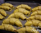 Töltött szezámmagos kifli recept fázis 4 fotója