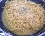 Foto del passaggio 4 della ricetta Bavette con crema di peperoni e ragù bianco di tastasale