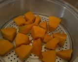 Foto langkah ke 2 dari resep Bolu Labu Kuning Panggang.