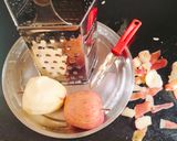 A picture of step 1 of Apple kheer.