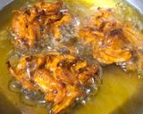 A picture of step 7 of Onion Pakoda.