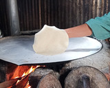 Foto del paso 14 de la receta: Mole Oaxaqueño con pollo y tortillas de maíz hechas a mano