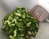 Foto langkah ke 4 dari resep Tumis pare cumi.