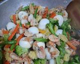 Foto langkah ke 6 dari resep Capcay udang.