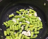 A picture of step 3 of Green chilli techa.