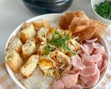 Foto langkah ke 6 dari resep Bubur Ayam Kental Simple Ala Rumahan.