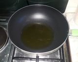 A picture of step 1 of Fried spaghatti.