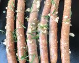 Une image de l'étape 6 de Maxi chipolatas marinées grillées ail et romarin.