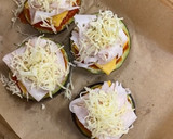 Foto del paso 2 de la receta: Berenpizza: mini pizza de berenjena con cheddar y pavo en airfryer