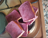 Foto del paso 3 de la receta: Torrijas de leche con chocolate blanco y torrijas vino tinto