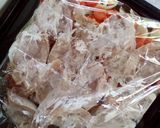 Tejfölös bőrös karaj fóliában sütve recept fázis 2 fotója