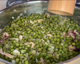 Foto del paso 2 de la receta: Guisantes con calamares