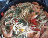 Foto del paso 7 de la receta: Tallarines salteados con camarones