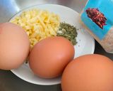Une image de l'étape 1 de Omelette au fromage de brebis et estragon.