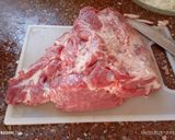 Foto del paso 2 de la receta: Bondiola a la cerveza negra