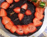 चॉकलेट स्ट्रॉबेरी केक (Chocolate strawberry cake recipe in Hindi) रेसिपी चरण 11 फोटो