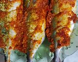 Foto langkah ke 4 dari resep Ikan kembung panggang teflon.