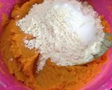 Gambar langkah 2 resipi Kuih Keria.