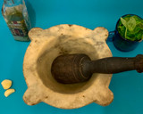 Foto del paso 3 de la receta: Mi Pesto a la Genovesa, hecho con mortero de mármol