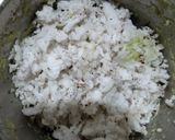 A picture of step 1 of Coconut coriander leaves chutney.