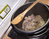 Foto del paso 3 de la receta: Papas con carne en olla gm D