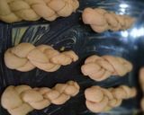 A picture of step 5 of Braided egg buns.
