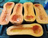 Foto del paso 1 de la receta: Zapallo relleno con queso crema y panceta