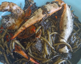 Foto del paso 8 de la receta: Meloso de fideos negros, con cangrejo azul y allioli negat