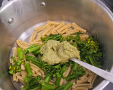 Foto del paso 2 de la receta: Casarecce pasta con bimi, pesto y jamón