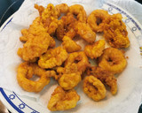 Foto del paso 3 de la receta: Chipirones fritos rebozados a las tres harinas
