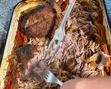 Foto del paso 8 de la receta: Bondiola a la cerveza desmenuzada (desmechada), tierna, jugosa y perfecta para compartir