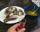 Foto del paso 1 de la receta: Colas de langosta al ajo y limón