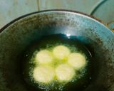 Foto langkah ke 5 dari resep Donat Tanpa Telur (Ekonomis, Takaran Sendok).