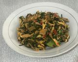 Foto langkah ke 3 dari resep Ayam Suwir Daun Melinjo.