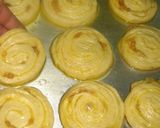صورة لخطوة 51 من وصفة 🍞🥐عجائب تشكيل العجينة المورقه 🥐🍞