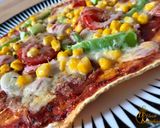 Tortilla pizza recept fázis 3 fotója