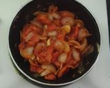 A picture of step 2 of Tomato Onion Chutney.