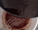 Foto langkah ke 4 dari resep Fudgy brownie no mixer takaran sendok.