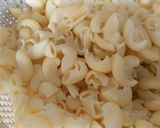 A picture of step 1 of Garlic Pasta.