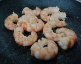 Foto del paso 5 de la receta: Wok de verduras y gambas al curry
