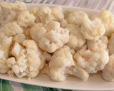 Foto del paso 1 de la receta Coliflor a la gallega con huevo cocido