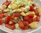 Foto del paso 10 de la receta: Ensalada templada de pollo con garbanzos, verduritas y manzana en 5’