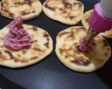 A picture of step 7 of Mini Pita Bread With Colourful Hummus.